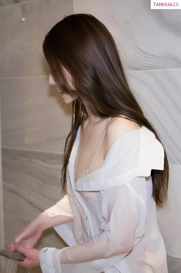   [XiuRen]高清写真图 2025.07.03 No.10502 悦兮 性感白T第52张图片